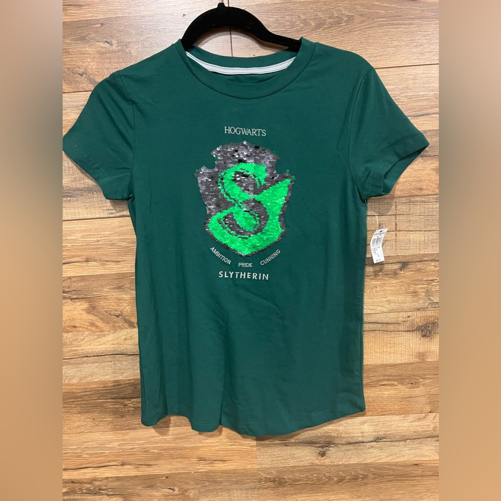 Slitheryn t shirt nwt
